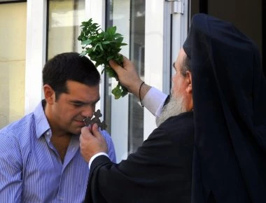 Δηλητήριο από Ρωσία: «Ο Τσίπρας είναι ένας άθεος που έχει επιτρέψει τους gay γάμους & καταργεί την προσευχή στα σχολεία»